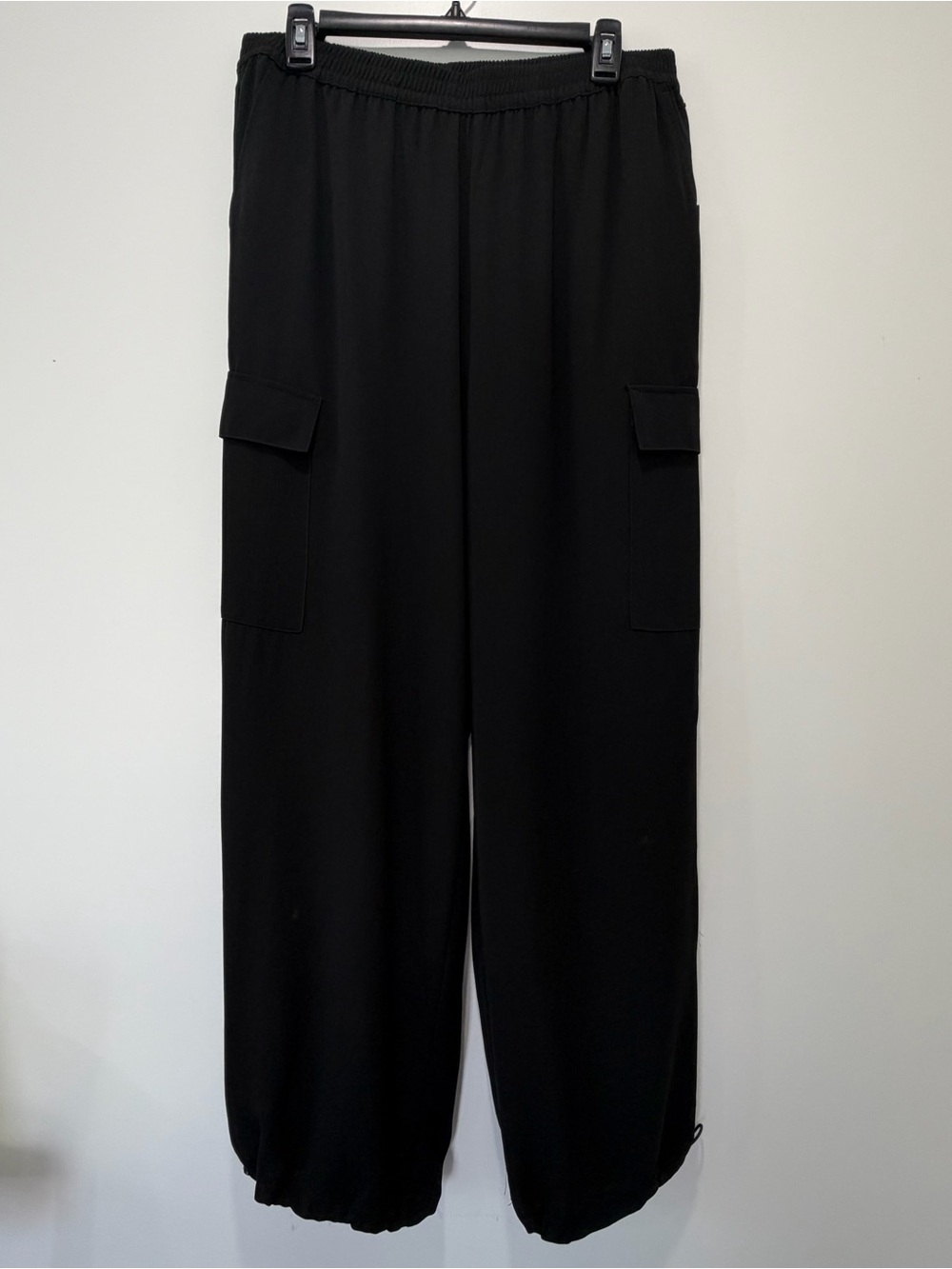 Everyday Black Wide-Leg Cargo Pants
